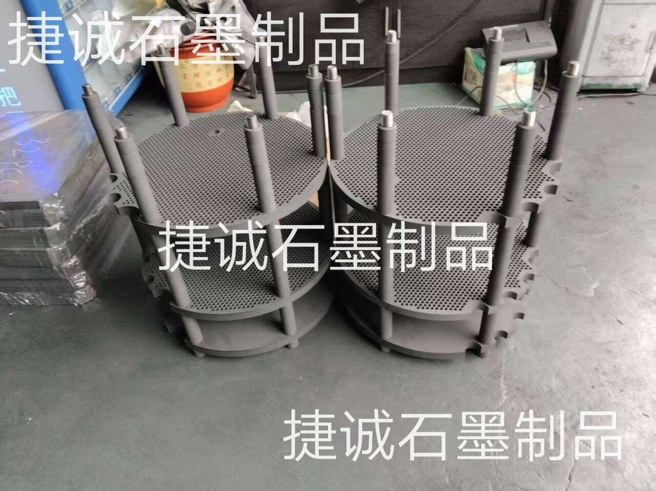 高純度石墨燒結(jié)盤(pán)，石墨盤(pán)，高純石墨盤(pán)，石墨盤(pán)加工，推板爐石墨盤(pán)，鐘罩爐石墨盤(pán)，石墨盤(pán)加工廠，石墨盤(pán)生產(chǎn)廠家